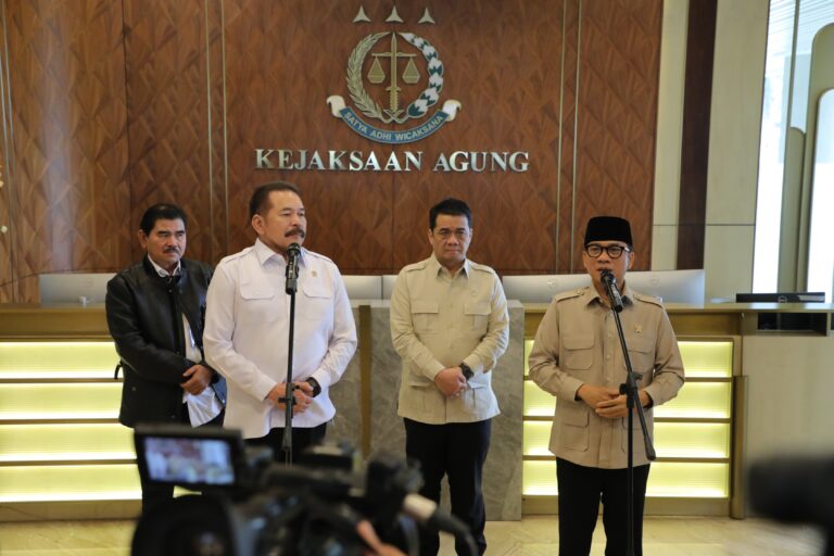 Jaksa Agung Terima Kunjungan Menteri Desa PDT Dalam Rangka Sinergisitas Mengoptimalkan Pengelolaan Dana Desa