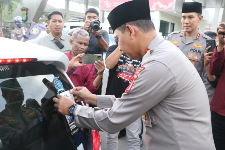 Wujudkan Mudik Aman Keluarga Nyaman, Kapolres Metro Tangerang Kota bersama Awak Media sosialisasikan Call Center 110