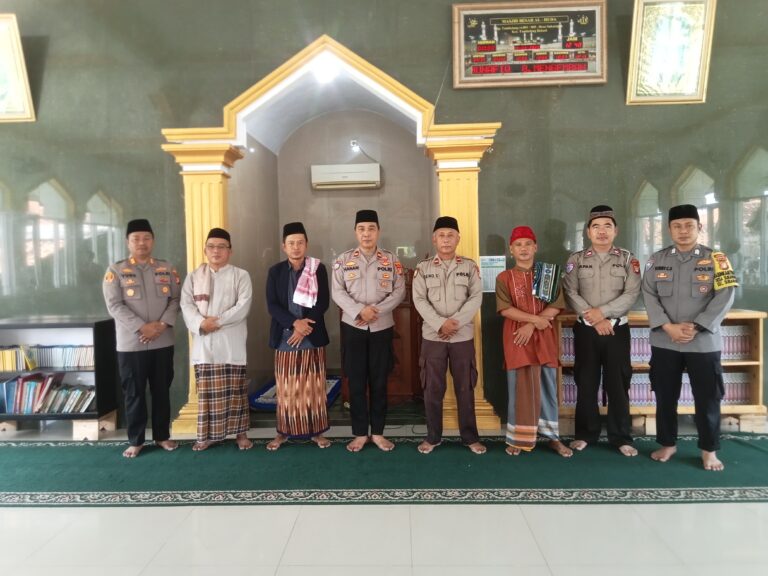 Safari Ramadhan.!!! Kapolsek Tambelang Melaksanakan Sholat Jum’at di Masjid Al-Huda