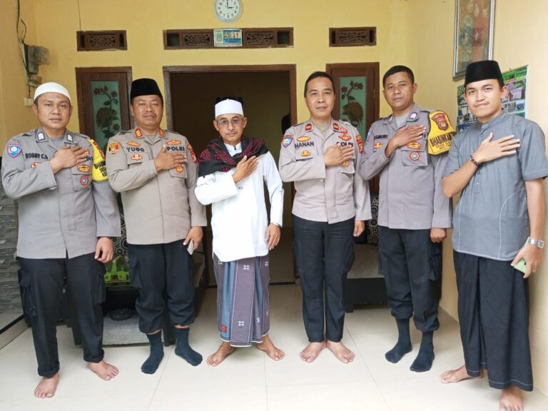 Ini Pesan.!!! Kapolsek Tambelang Dalam Melaksanakan Kunjungan ke Tokoh Masyarakat