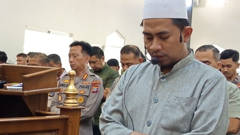 Polda Sulteng Gelar Shalat Ghoib untuk Tiga Anggota Polri yang Gugur di Way Kanan Lampung