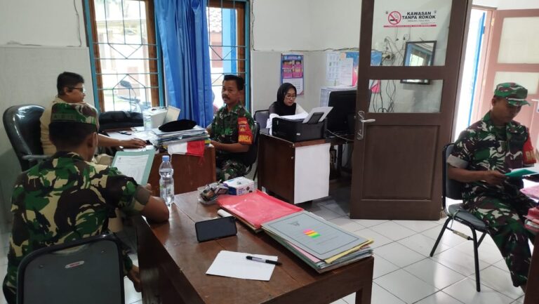 Babinsa Temui Aparat Desa, Bahas Data Stunting dan Strategi Penanganannya