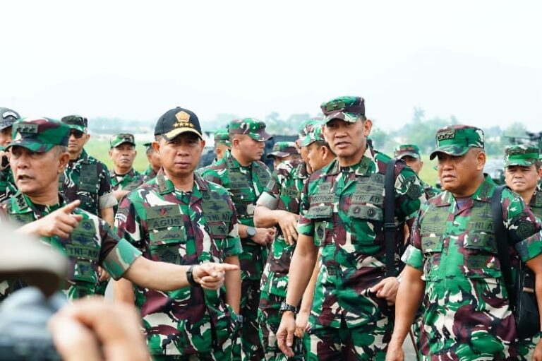 Jelang Upacara Tradisi Kehormatan Militer,  Panglima TNI Cek Kesiapan di Batujajar