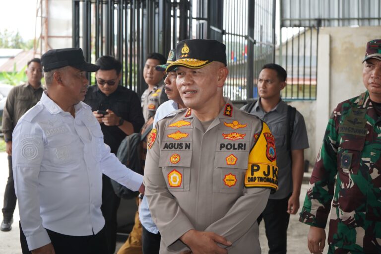 Kunjungi Beberapa TPS Pilkada Kabupaten Parimo, Kapolda Sulteng Pastikan PSU Berlangsung Tertib