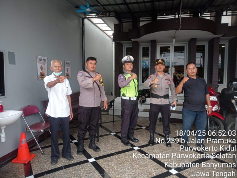 Pastikan Perayaan Paskah Berlangsung Khusyuk, Polsek Purwokerto Selatan Polresta Banyumas Lakukan Pengamanan Gereja