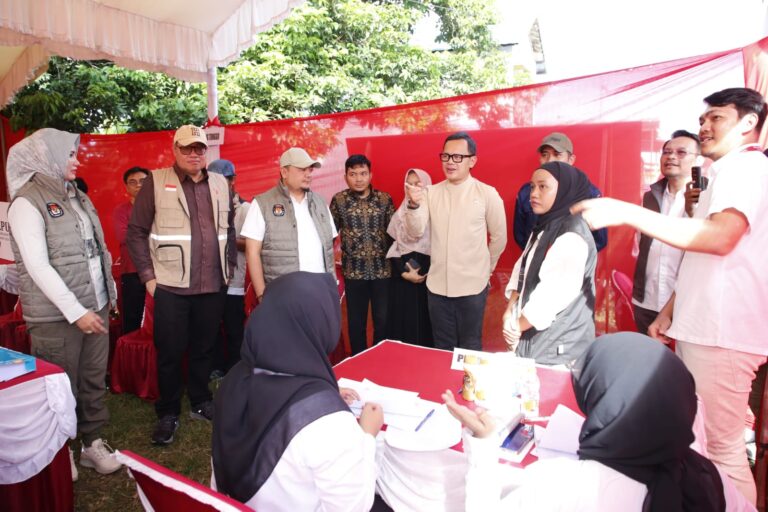Cek Langsung Pelaksanaan PSU Kota Banjarbaru, Wamendagri Bima Arya Harapkan Partisipasi Pemilih Meningkat