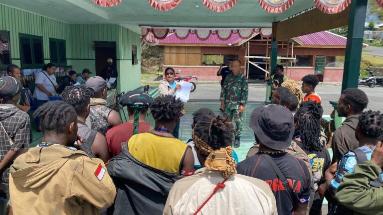 Ditengah Situasi Konflik, Kodim 1714/PJ Selalu Hadir Bantu Masyarakat Puncak Jaya