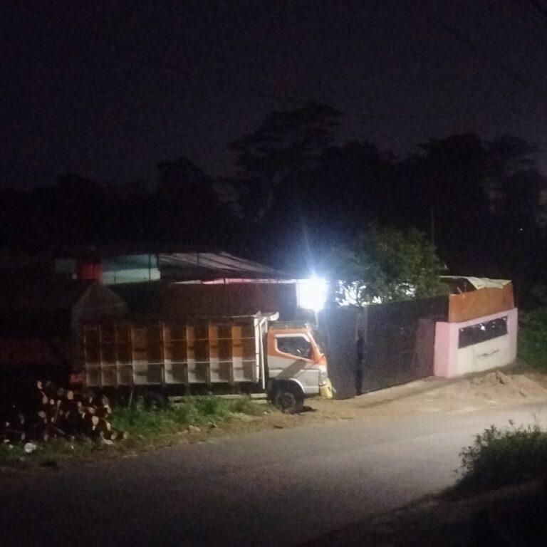 Team investigasi menemukan  gudang yang diduga untuk  Menimbun BBM subsidi.hasil Pengangsu. SPBU ke SPBU