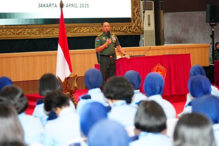 Panglima TNI Tanamkan Nilai Kepemimpinan dan Nasionalisme kepada Siswa SMA Taruna Nusantara