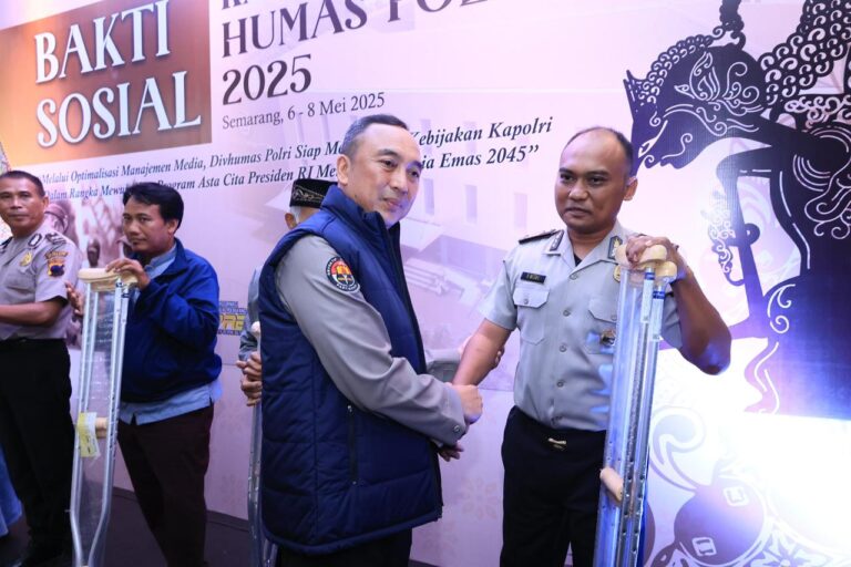 Rakernis Humas Polri 2025 Dibuka dengan Bakti Sosial dan Bakti Kesehatan di Akpol Semarang