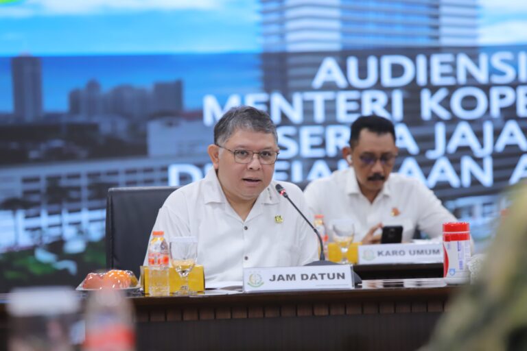 Jaksa Agung Terima Kunjungan Menteri Koperasi Dalam Rangka Pengawalan Program 80.000 Koperasi Merah Putih