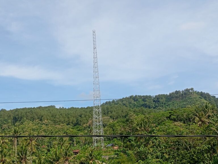 Tower Telkomsel Hadir di Pegunungan Berkat Inisiatif Kepala Desa