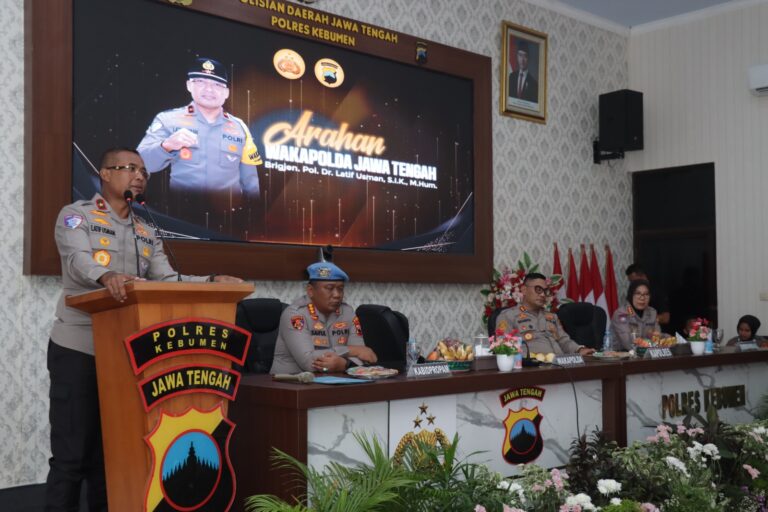 Wakapolda Jateng Kunjungi Polres Kebumen, Tegaskan Pentingnya Peran Bhabinkamtibmas dan Pelayanan Sepenuh Hati