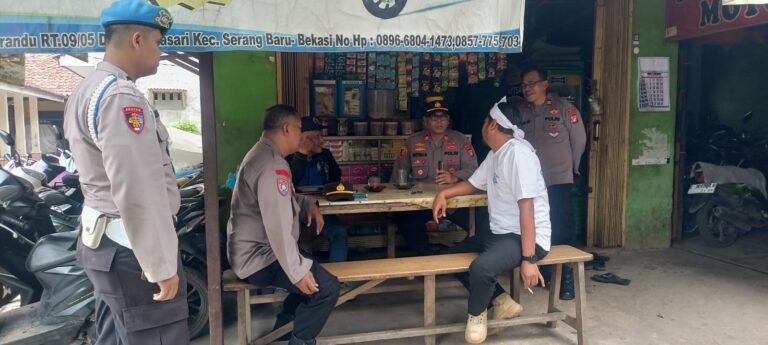 Kapolsek Serang Baru Pimpin Patroli Antisipasi Premanisme dalam Rangka Ops Berantas Jaya 2025