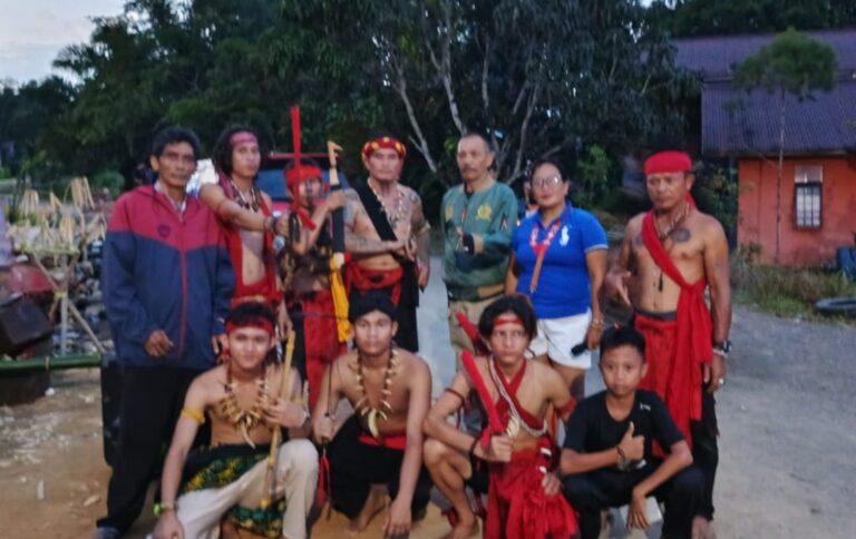 Pesta Panen Padi di Kecamatan Air Besar Serimbu, Landak: Wujud Syukur dan Pelestarian Budaya Dayak