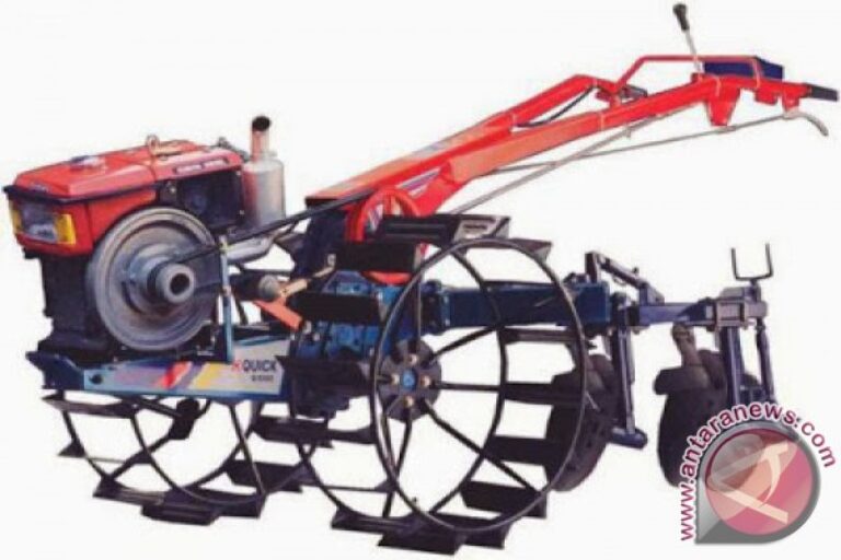 Dinas Pertanian Kuningan Salurkan 63 Traktor, Isu Penjualan Bantuan Dibantah Tegas