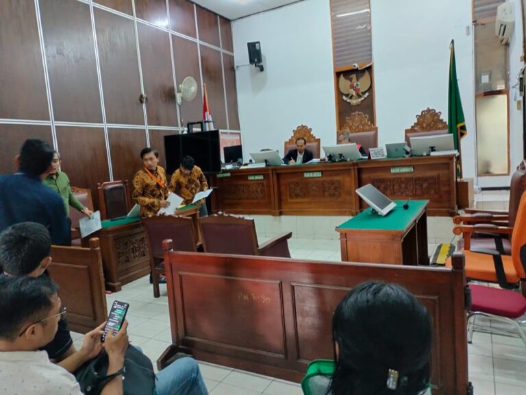 Sidang Praperadilan yang Diajukan PPWI Buka Tabir Skandal Blora: Mafia BBM Diduga Dalangi Kriminalisasi Tiga Wartawan, Kapolri dan Kapolda Mangkir!