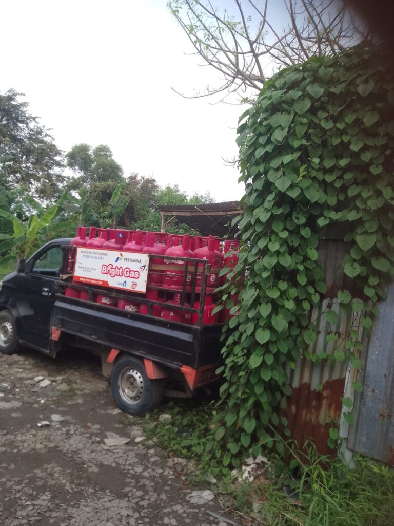 Diduga Usaha Ilegal, Mobil Pick up Berkeliaran di Karang Tengah Kota Tangerang  Bawa Gas LPG