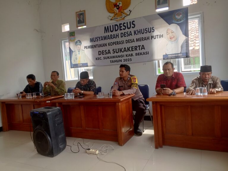 Sampaikan Pesan Kamtibmas, Bhabinkamtibmas Desa Sukakerta Hadiri Rapat Minggon