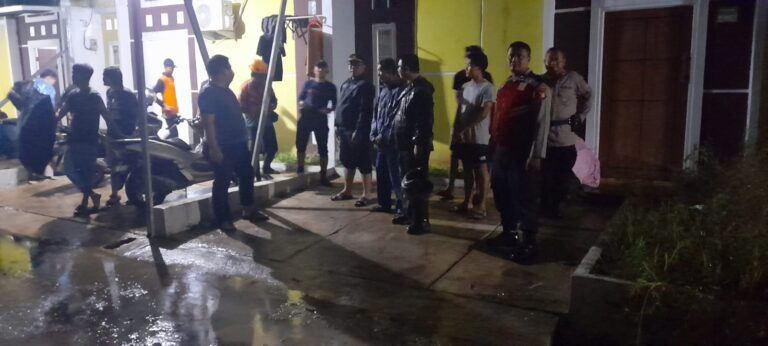 Kapolsek Serang Baru Laksanakan Monitoring Antisipasi Genangan Air Akibat Meluapnya Kali Cikarang