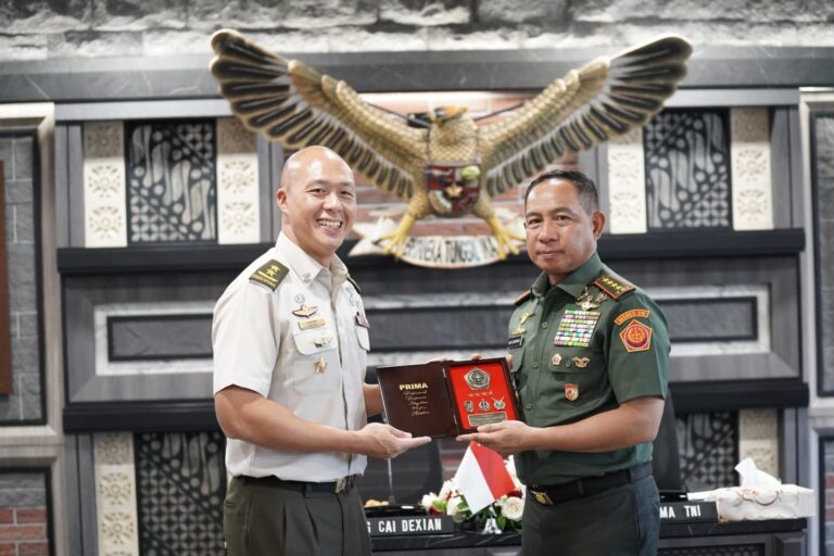 Perkuat Kemitraan Strategis, Panglima TNI Terima Kunjungan Kasad Singapura
