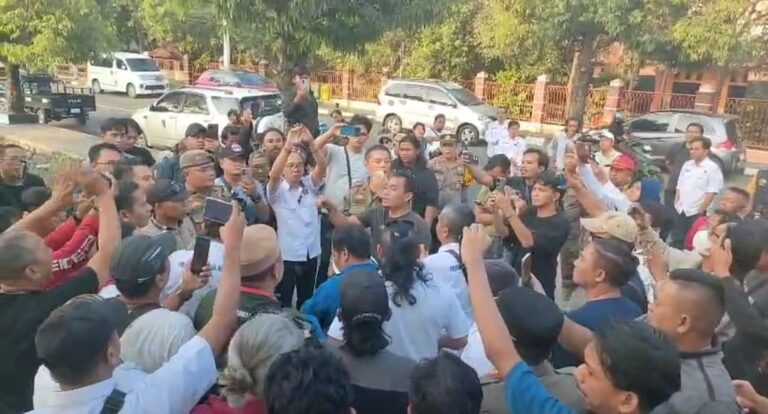Eksekusi Pengosongan Gedung Pers Indramayu Gagal, Wartawan Usir Sat Pol PP