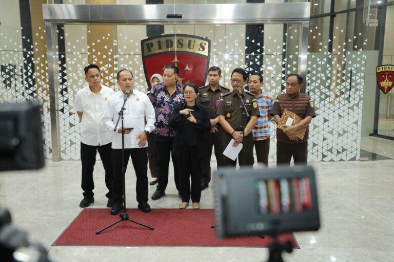 Penetapan dan Penahanan 8 Orang Tersangka Baru Perkara Korupsi Pemberian Kredit PT Sritex