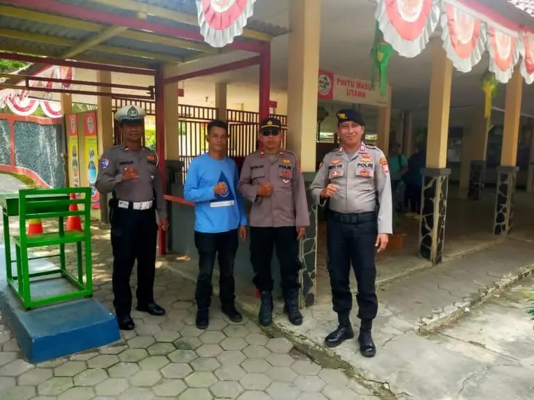 Jaga Kamtibmas Tetap Aman dan Kondusif,Polsek Serang Baru Patroli dan Himbau Warga di Taman Wisata Palem Indah