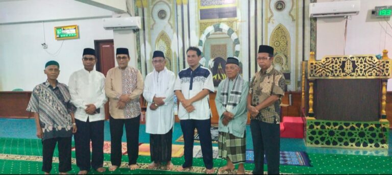 CERMIN PROFIL SEORANG PEMIMPIN* (Dede Farhan Aulawi)