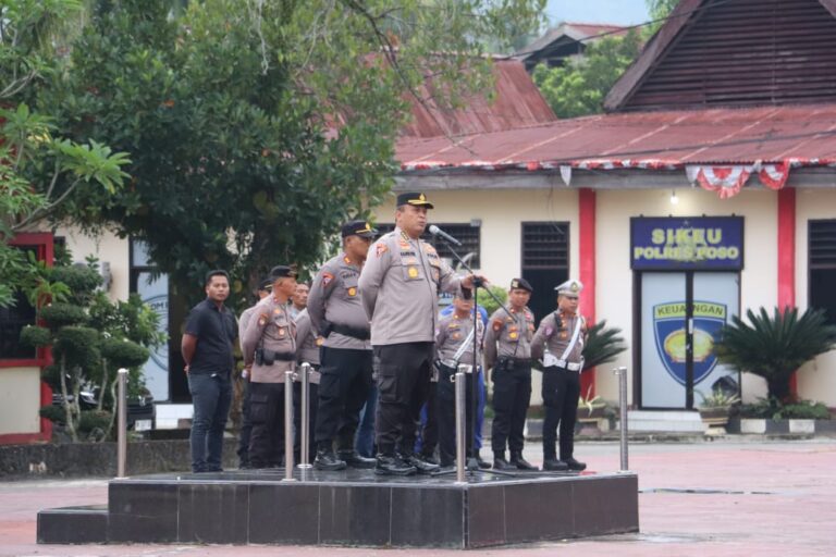 Ratusan Personel Polda Sulteng Mengamankan Kunjungan Wapres di Poso