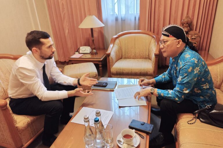 Diundang Kedubes Rusia, Wilson Lalengke Akan Mengikuti Seminar Internasional terkait Konflik Rusia-Ukraina