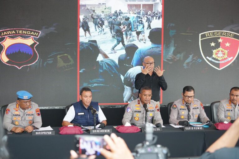 Polda Jateng Komitmen Usut Tuntas Aksi Unjuk Rasa Anarkis di Pati, Tangkap Enam Pelaku Pengrusakan dan Pengeroyokan