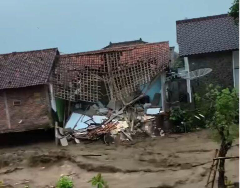 Banjir ROB Di Kecamatan Sirampog Dan Bumiayu Menelan Korban Jiwa