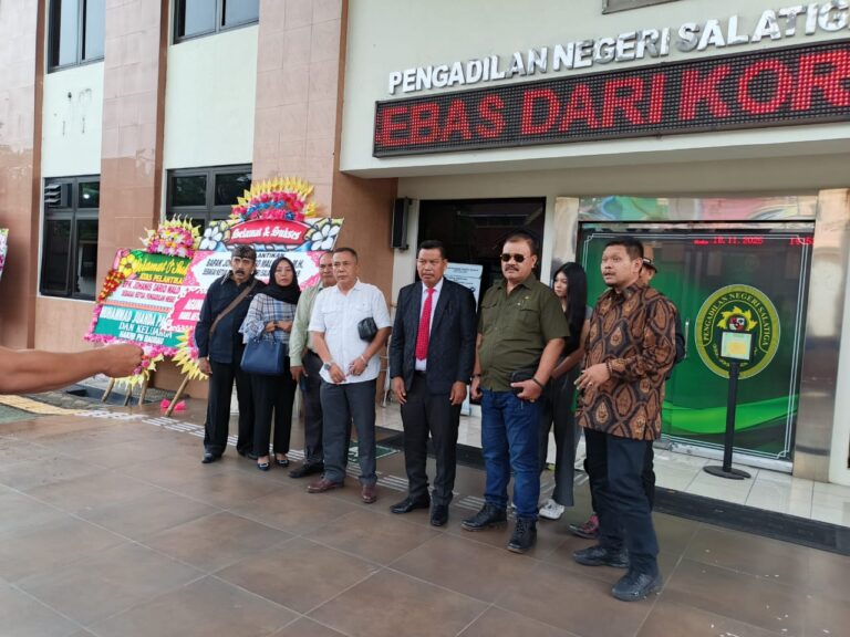 Pinjam Rp60 Juta Dua Tahun Tak Bayar, Kok Malah Menggugat? — Hakim Tepuk Meja Tegur Diah Iswahyuninsih”