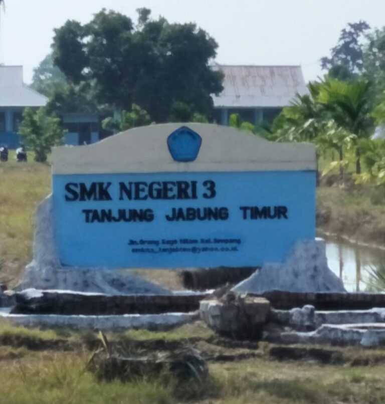 Guru SMKN 3 Tanjung Jabung Timur Dikroyok Siswa, Versi Guru Dan Murid Saling Bertolak Belakang.
