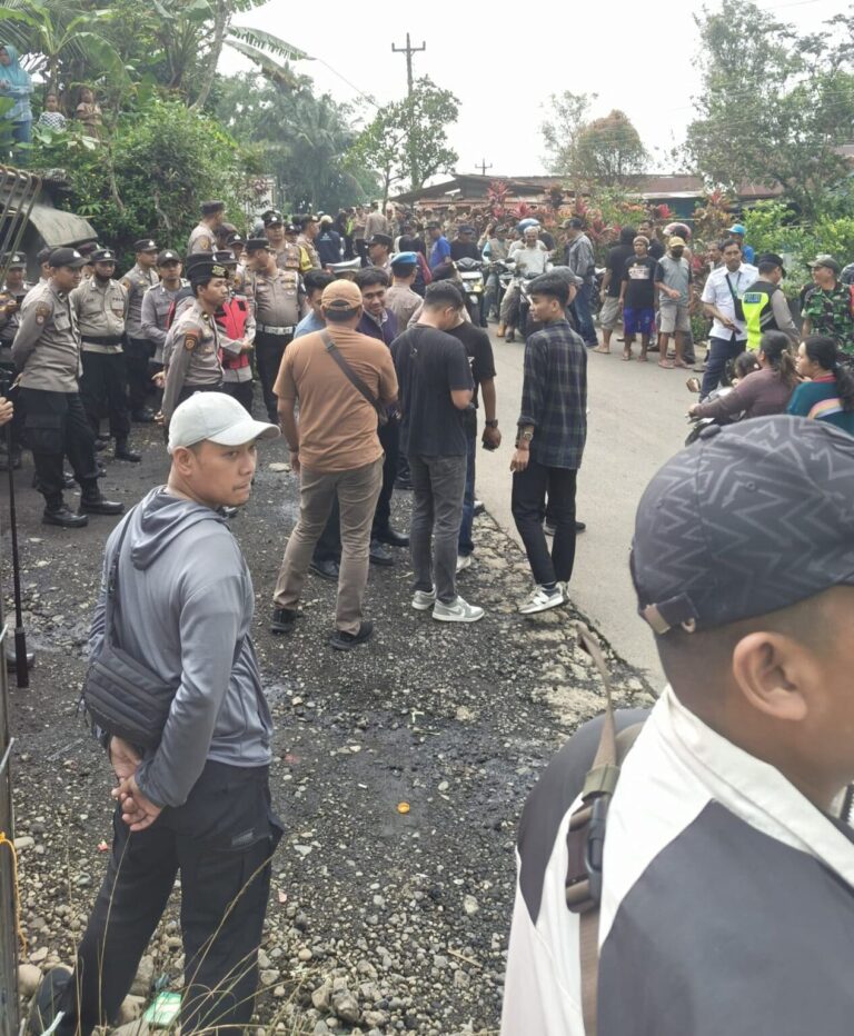 Viral Warga Desa Gandatapa dan Aliansi Masarakat Peduli Lingkungan Gelar aksi Damai Tutup Tambang Galian C (pasir hitam) PT. Keluarga Sejahtera Bumiindo