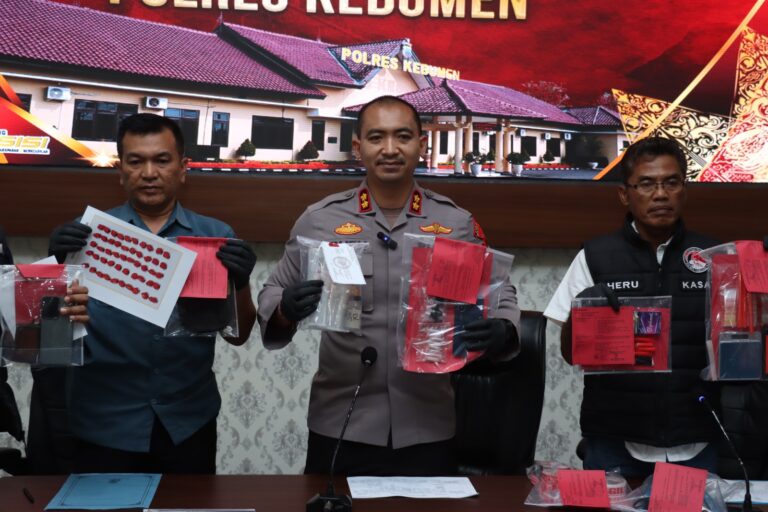 Satresnarkoba Polres Kebumen Gagalkan Peredaran 216 Gram Sabu dan 50 butir Ekstasi di Awal 2026