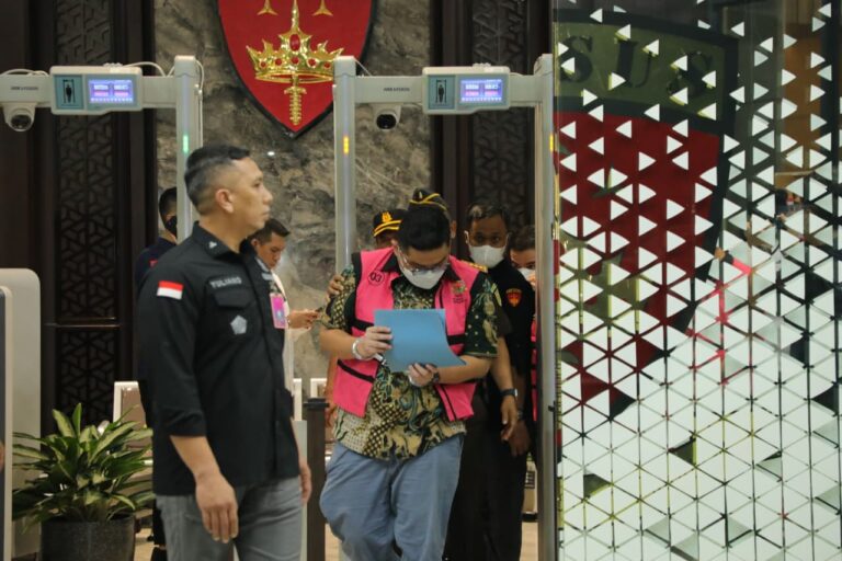 Tim Penyidik JAM PIDSUS Menetapkan 11 Orang Tersangka dalam Perkara Ekspor CPO dan Turunannya  (POME) Periode 2022-2024