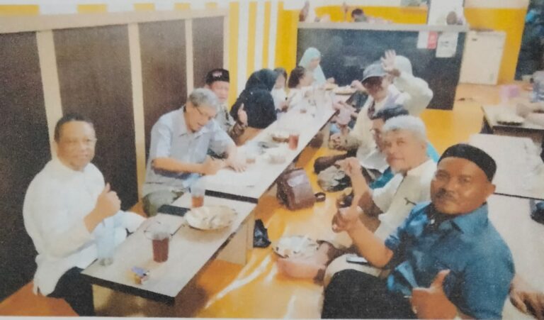 Ketua DPW Partai Ummat DKI Jakarta Buya Fikri Bareno, SE, Mag dan Partisipan.PFi