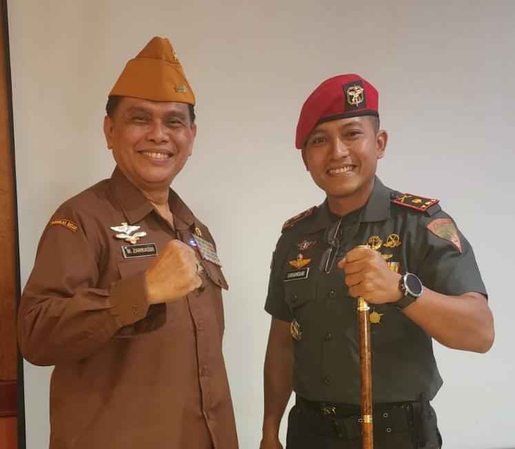 ILYAS MUKMIN* *Pejuang Sunyi dari Tanah Betawi